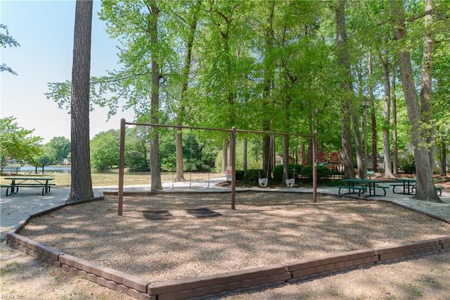 102 Stevens CT, Yorktown, VA 23693