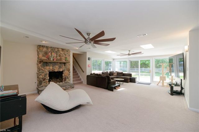 102 Stevens CT, Yorktown, VA 23693