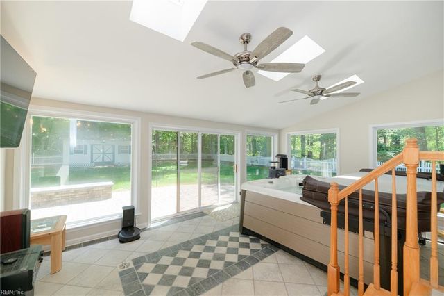 102 Stevens CT, Yorktown, VA 23693