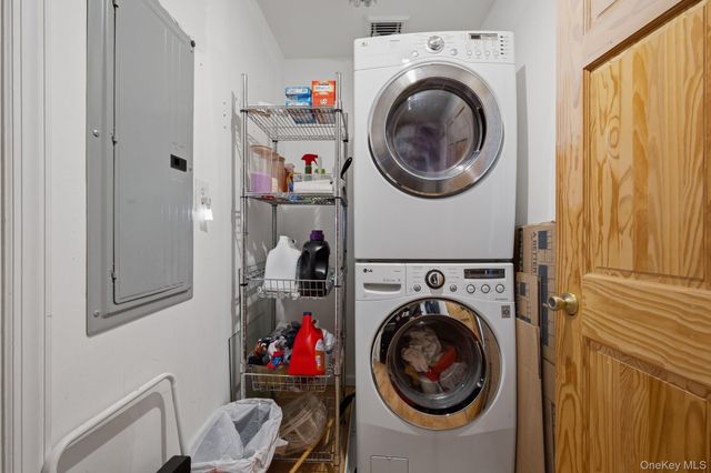 77 Bullard Street, Mastic, NY 11950