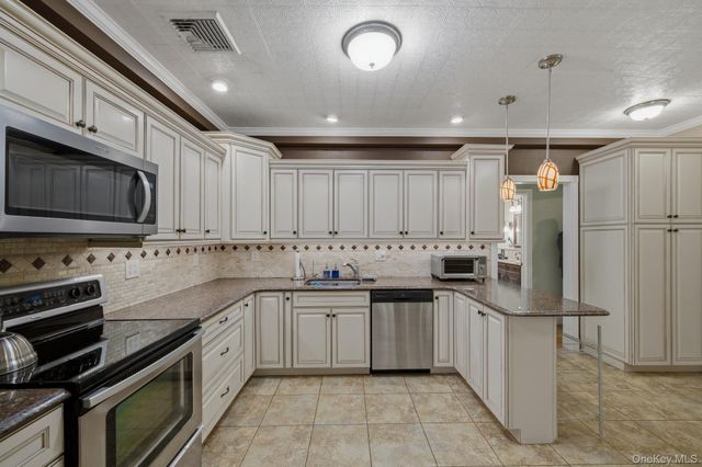 77 Bullard Street, Mastic, NY 11950