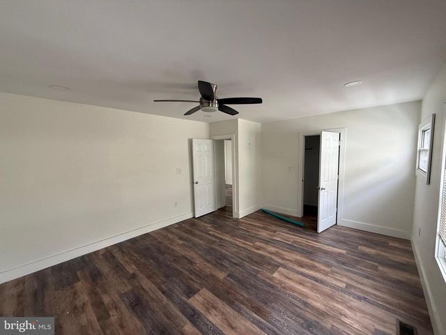 132 WALNUT ST, Westville, NJ 08093