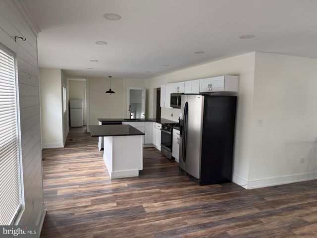 132 WALNUT ST, Westville, NJ 08093