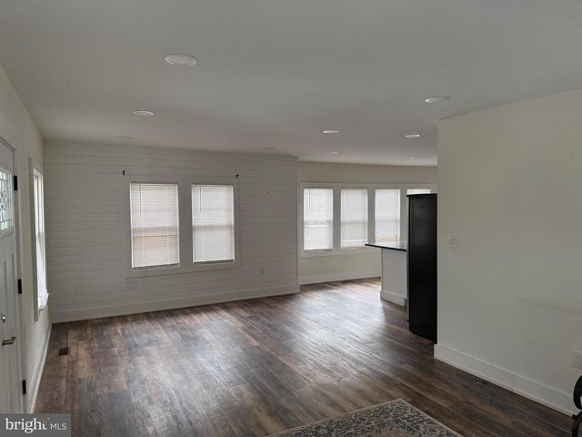 132 WALNUT ST, Westville, NJ 08093