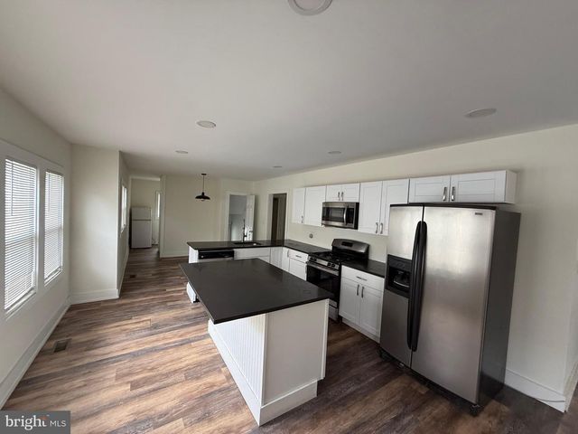 132 WALNUT ST, Westville, NJ 08093