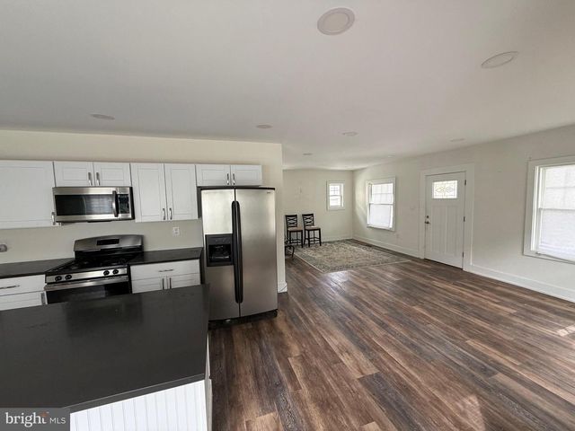 132 WALNUT ST, Westville, NJ 08093