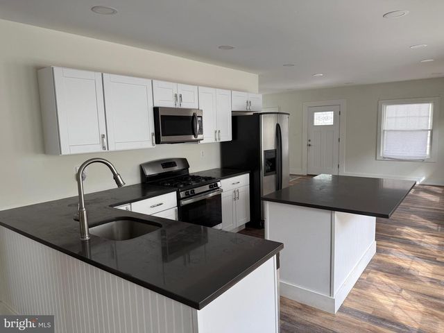 132 WALNUT ST, Westville, NJ 08093