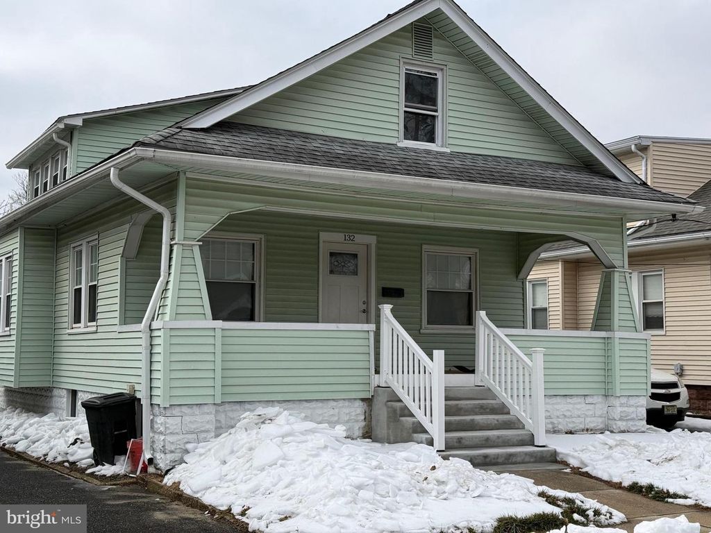 132 WALNUT ST, Westville, NJ 08093