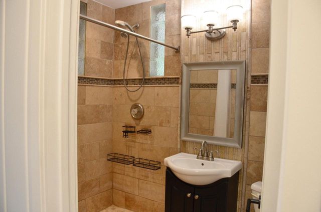 13815 W Robin TRAIL, New Berlin, WI 53151