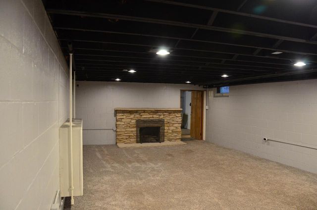 13815 W Robin TRAIL, New Berlin, WI 53151