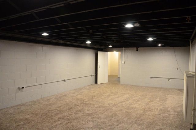 13815 W Robin TRAIL, New Berlin, WI 53151