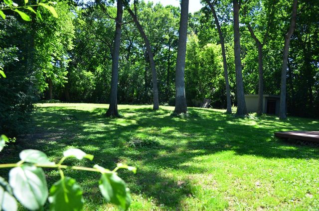 13815 W Robin TRAIL, New Berlin, WI 53151