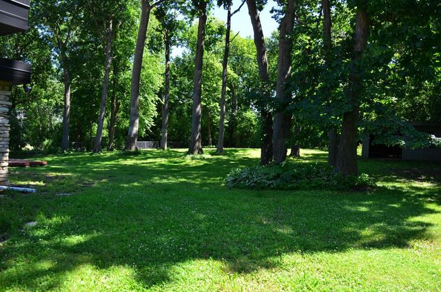 13815 W Robin TRAIL, New Berlin, WI 53151