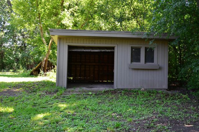 13815 W Robin TRAIL, New Berlin, WI 53151