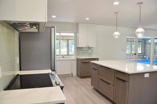 13815 W Robin TRAIL, New Berlin, WI 53151