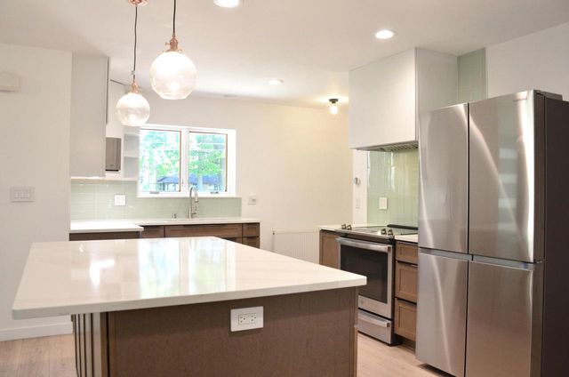 13815 W Robin TRAIL, New Berlin, WI 53151