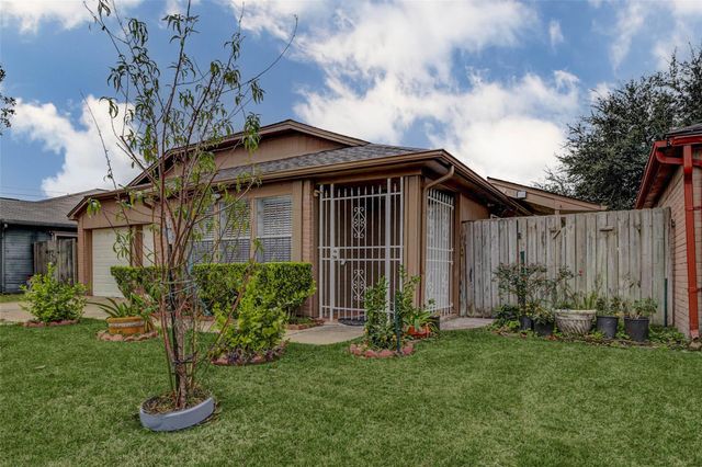 13211 Sharpbill Drive, Houston, TX 77083