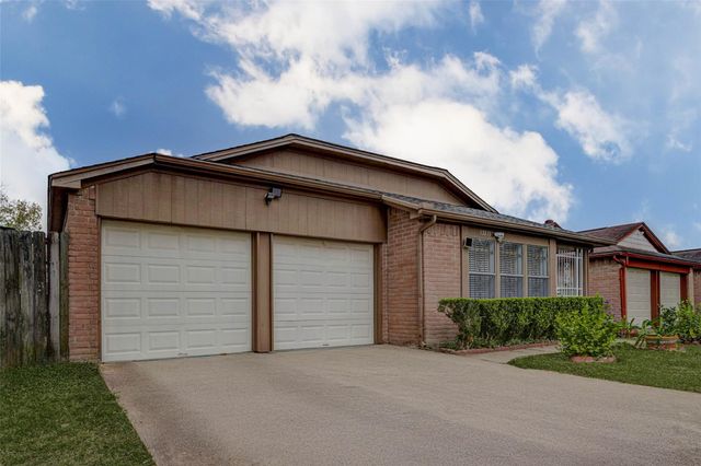 13211 Sharpbill Drive, Houston, TX 77083