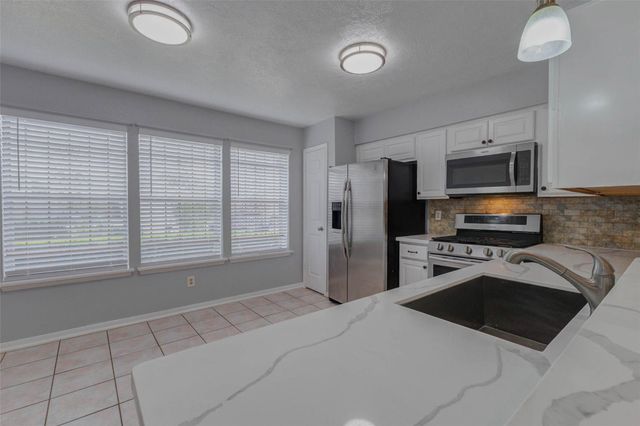 13211 Sharpbill Drive, Houston, TX 77083