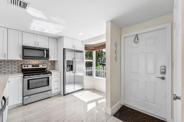 2503 NE 15th Street 2503, Pompano Beach, FL 33062