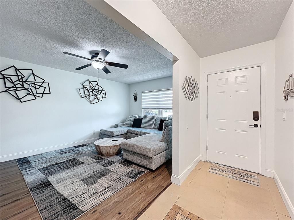 Image 4 of property listing at 757 CALIENTE DRIVE, Brandon, FL 33511
