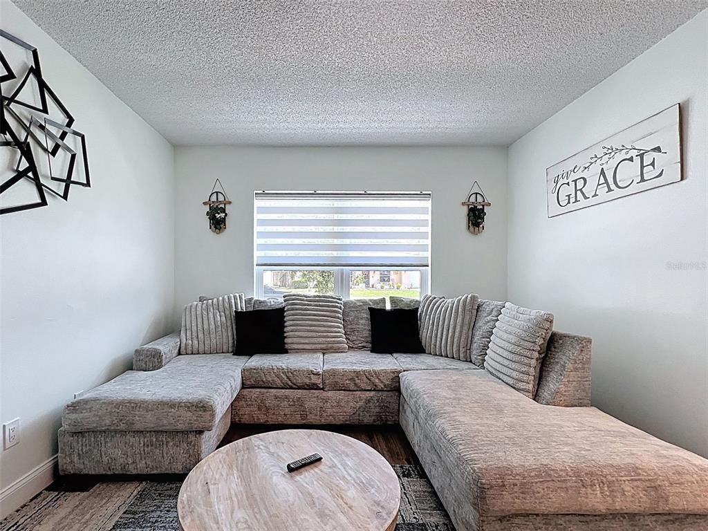 Image 7 of property listing at 757 CALIENTE DRIVE, Brandon, FL 33511