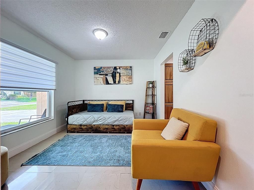 Image 8 of property listing at 757 CALIENTE DRIVE, Brandon, FL 33511