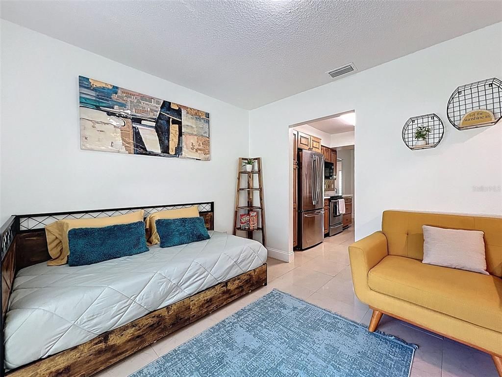 Image 9 of property listing at 757 CALIENTE DRIVE, Brandon, FL 33511