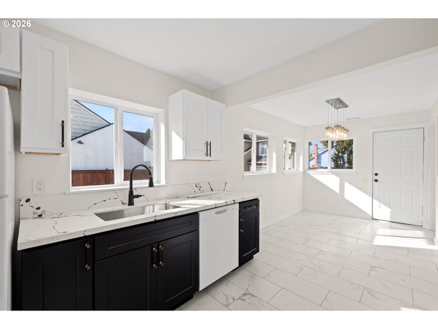 4909 Se 80TH Ave, Portland, OR 97206