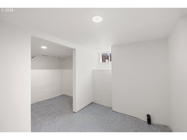 4909 Se 80TH Ave, Portland, OR 97206