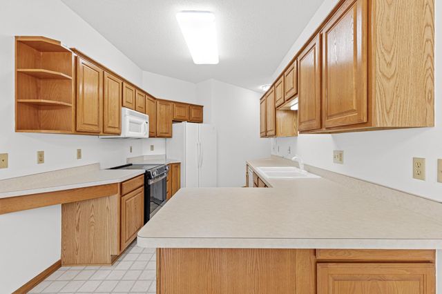 3080 Timberwood Trail 35, Eagan, MN 55121