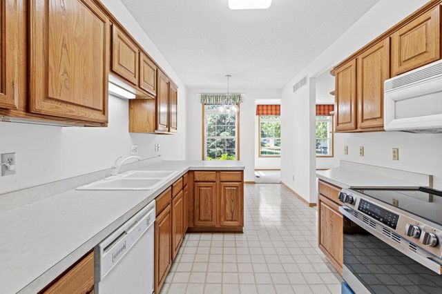 3080 Timberwood Trail 35, Eagan, MN 55121