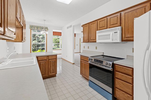 3080 Timberwood Trail 35, Eagan, MN 55121