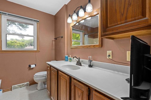 4620 Hermsmeier Lane, Madison, WI 53714
