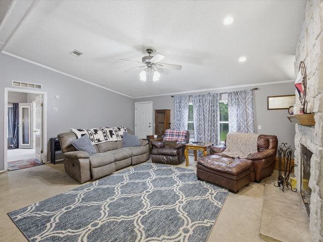 465 Private Road 2698, Alvord, TX 76225