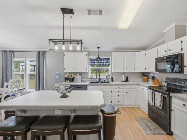 465 Private Road 2698, Alvord, TX 76225