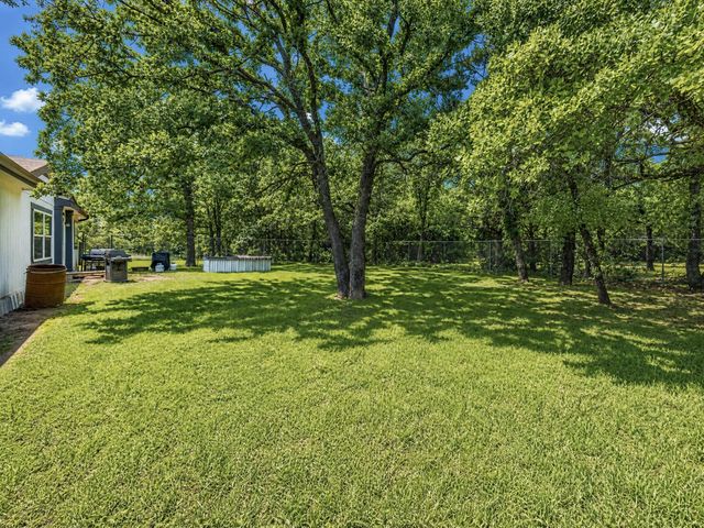 465 Private Road 2698, Alvord, TX 76225