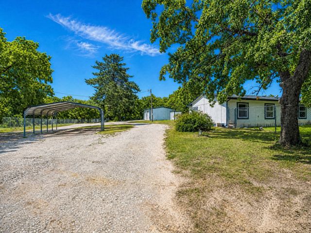465 Private Road 2698, Alvord, TX 76225