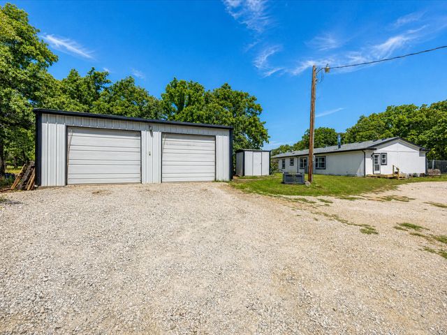465 Private Road 2698, Alvord, TX 76225