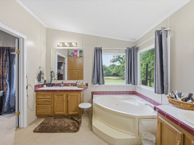 465 Private Road 2698, Alvord, TX 76225
