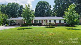 6003 Woodbridge Road, Charlotte, NC 28227