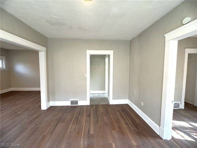 1672 Lockwood Avenue 5, East Cleveland, OH 44112
