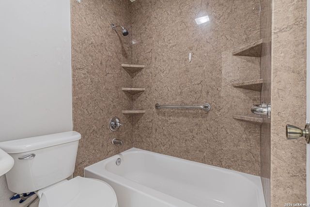 8347 Echo Willow Dr, San Antonio, TX 78250