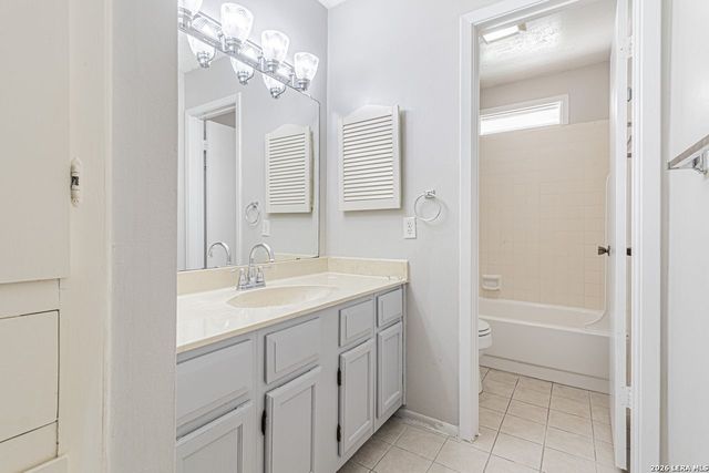 8347 Echo Willow Dr, San Antonio, TX 78250