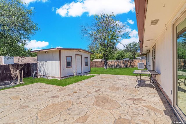 8347 Echo Willow Dr, San Antonio, TX 78250