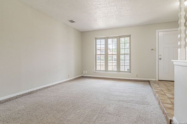 8347 Echo Willow Dr, San Antonio, TX 78250