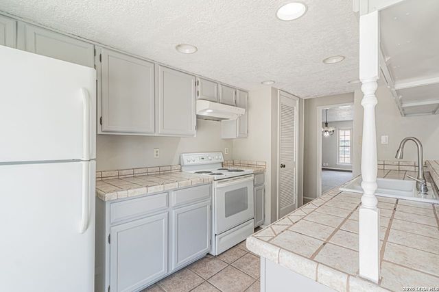 8347 Echo Willow Dr, San Antonio, TX 78250