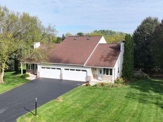 1335 Jensen COURT #1337, Delafield, WI 53018