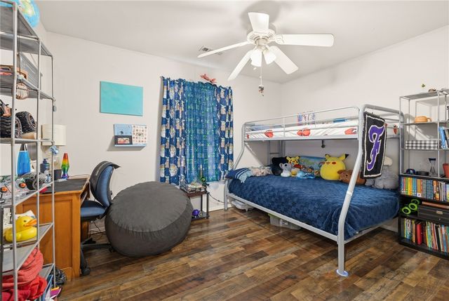 922 Peachtree Drive, Fayetteville, AR 72703