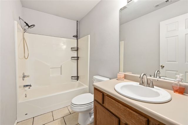 922 Peachtree Drive, Fayetteville, AR 72703